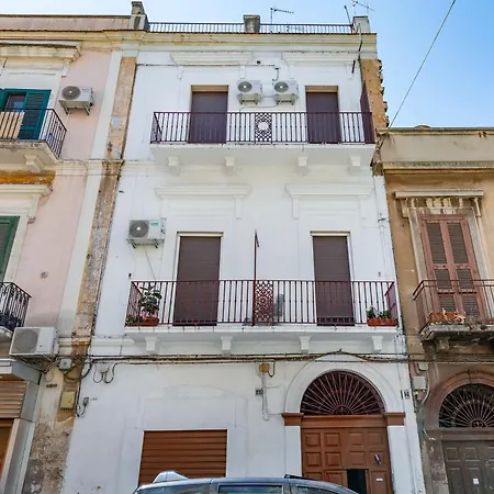 Eva - Happy Apartmán Bari